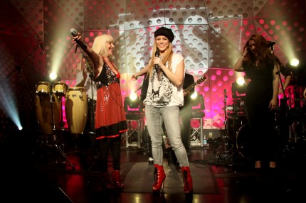 shakira-live@rds-she-wolf-img_4473_largest